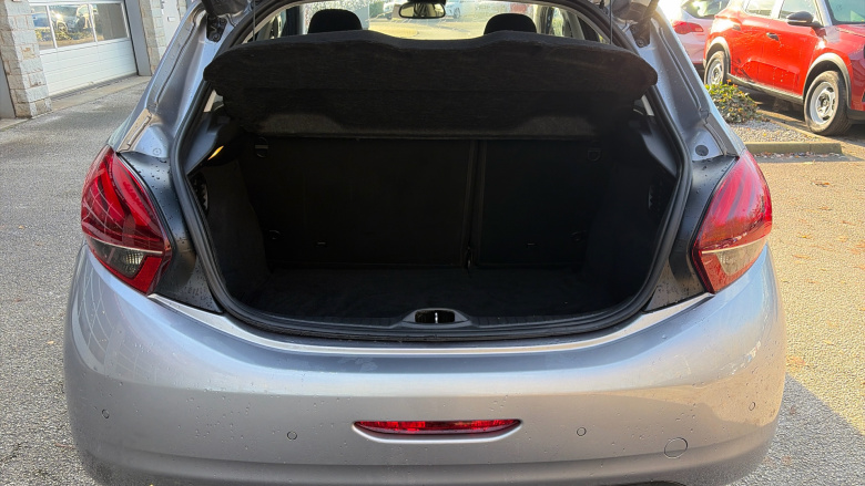 Peugeot 208 1.2 PureTech 82 Tech Edition 5dr [Start Stop] Petrol Hatchback